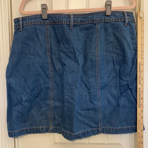 Old Navy denim button front mini skirt - Picture 3 of 8